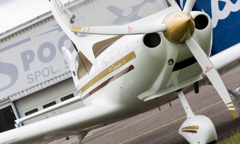 Een rondvlucht van een uur met een Dynamic WT9 vliegtuig. een van de twee aangeboden no-1