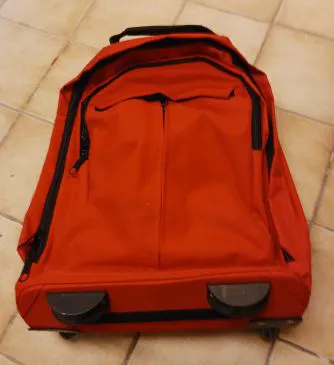 Grote rugtas op wieltjes