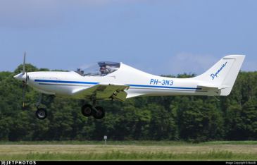 Een rondvlucht van een uur met een Dynamic WT9 vliegtuig. een van de twee aangeboden no-1